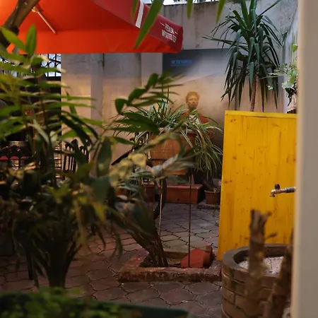 Vandrerhjem 18 Tirana